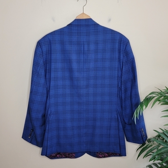 Executive Collection by Tom James | Blue Plaid Two Button Blazer - Picture 4 of 8